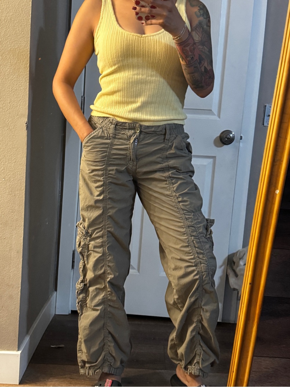 BDG Y2K olive cargo pants women medium